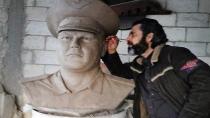  آرام برس : نحات سوري يصنع تمثالا نصفيا للطيار الروسي بيشكوف: